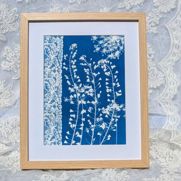 TABLEAU DECORATION INTERIEURE CYANOTYPE UNIQUE BLEU FLEUR COEUR ET DENTELLE